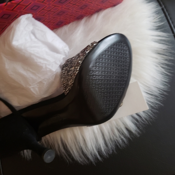 Shoes - Picture 2 of 3